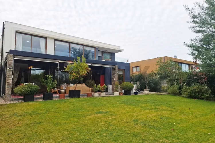 Casa mediterránea en condominio los bosques