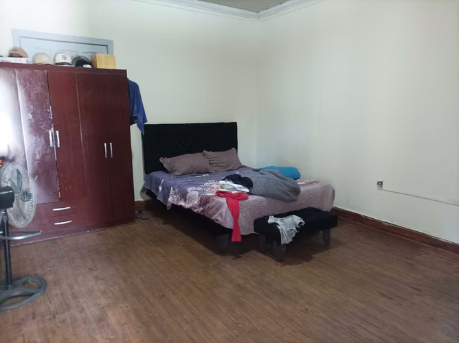 Casa amplio terreno. Padre Tadeo. Av. Mapocho (171705)