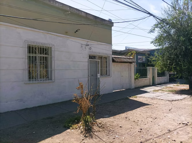 Casa amplio terreno. Padre Tadeo. Av. Mapocho (171705)