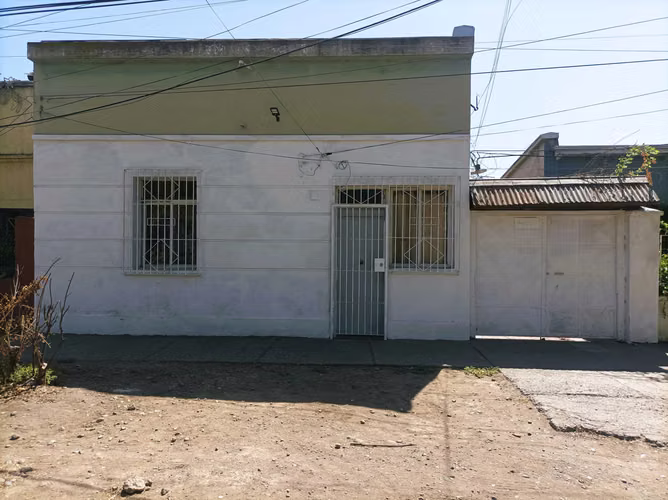 Casa amplio terreno. Padre Tadeo. Av. Mapocho (171705)