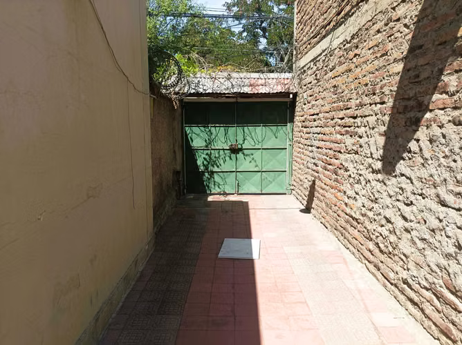 Casa amplio terreno. Padre Tadeo. Av. Mapocho (171705)