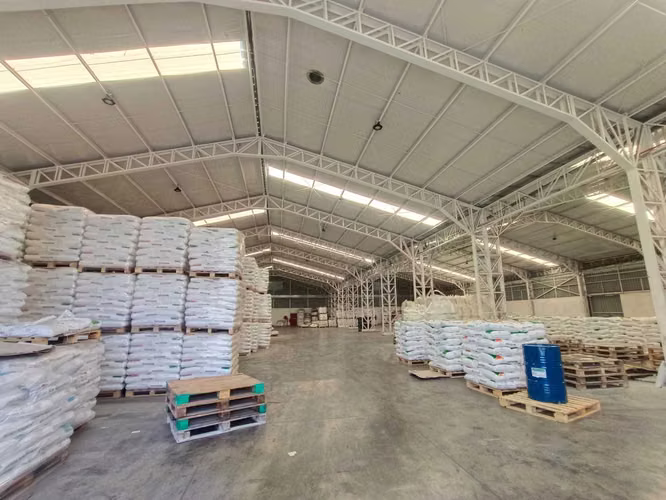 AMPLIAS BODEGAS CON ACCESOS EXPEDITOS (171704)