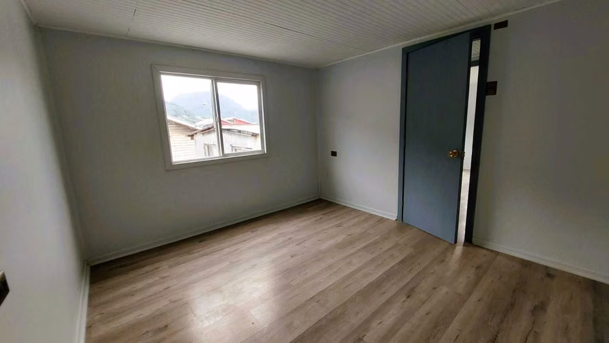 Casa Grande en Venta en Pto Aysen 7Do 2Ba 3Es (171694)