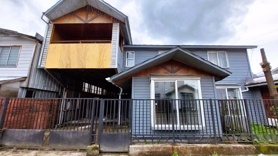 Casa Grande en Venta en Pto Aysen 7Do 2Ba 3Es (171694)