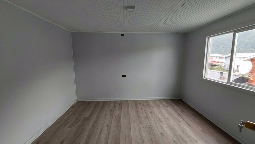 Casa Grande en Venta en Pto Aysen 7Do 2Ba 3Es (171694)