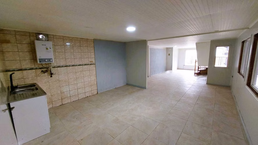 Casa Grande en Venta en Pto Aysen 7Do 2Ba 3Es (171694)