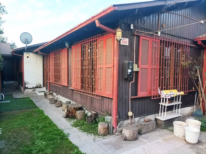 Casa en calle Bolivia, Metro La Cisterna (171683)