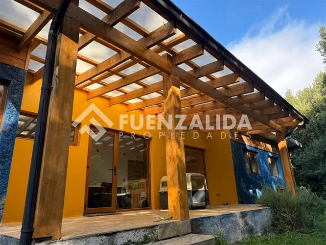 Casa y cabaña independiente en Condominio Parque Doña Inés