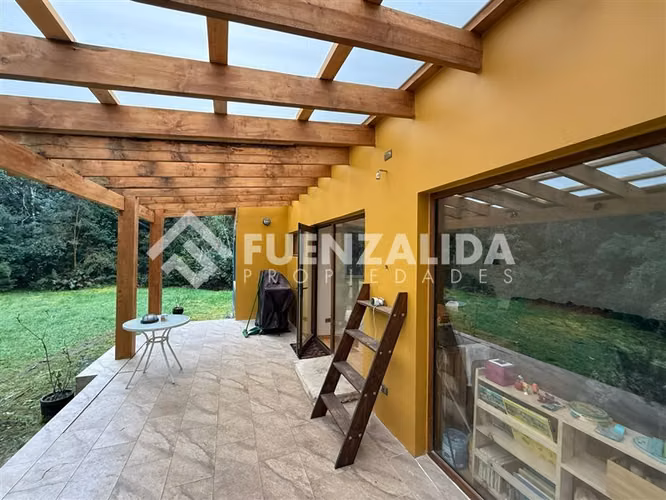 Casa y cabaña independiente en Condominio Parque Doña Inés