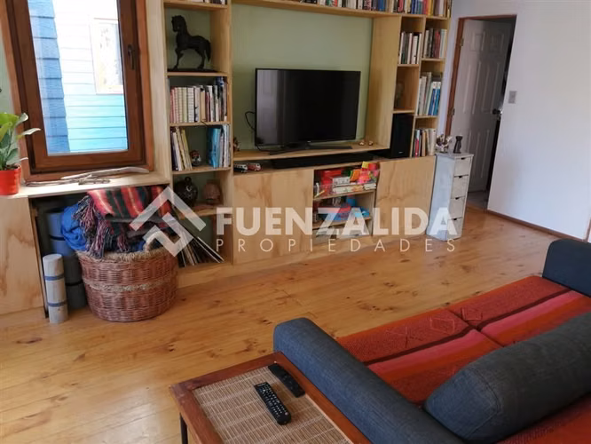 Casa y cabaña independiente en Condominio Parque Doña Inés