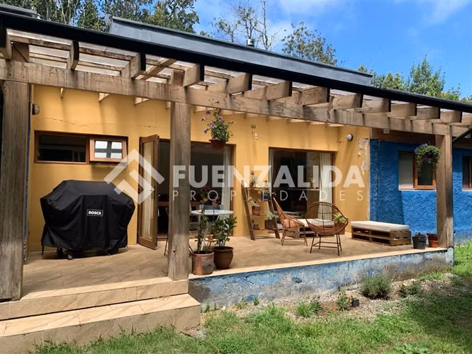 Casa y cabaña independiente en Condominio Parque Doña Inés