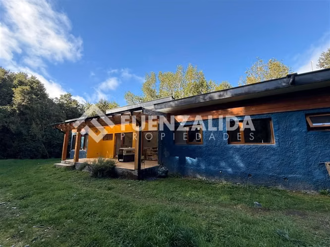 Casa y cabaña independiente en Condominio Parque Doña Inés