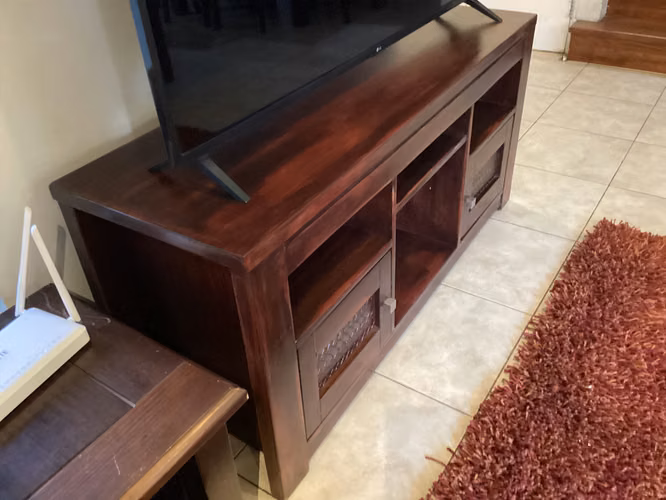 Mueblé para TV, madera maciza