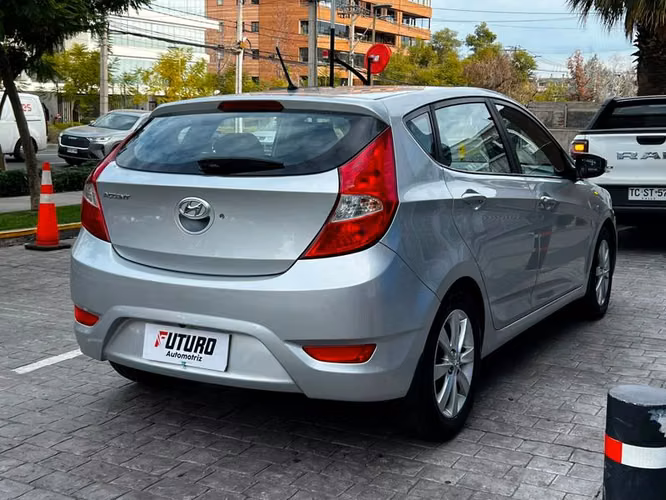 HYUNDAI ACCENT RB 1.4 GL AC 6MT - 2017 | 3776 - Imagen 6