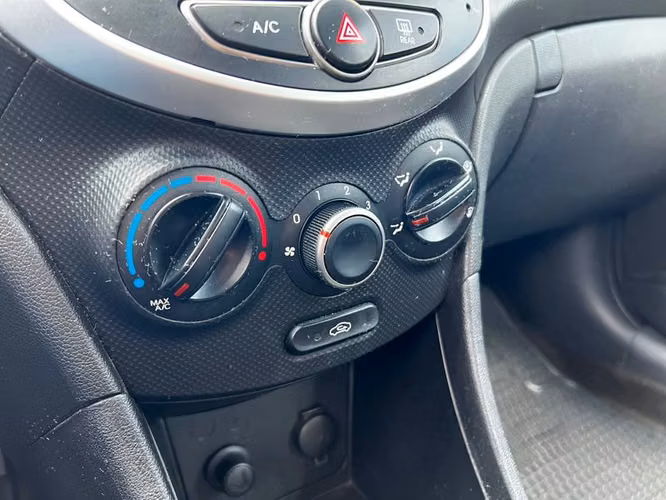HYUNDAI ACCENT RB 1.4 GL AC 6MT - 2017 | 3776 - Imagen 16