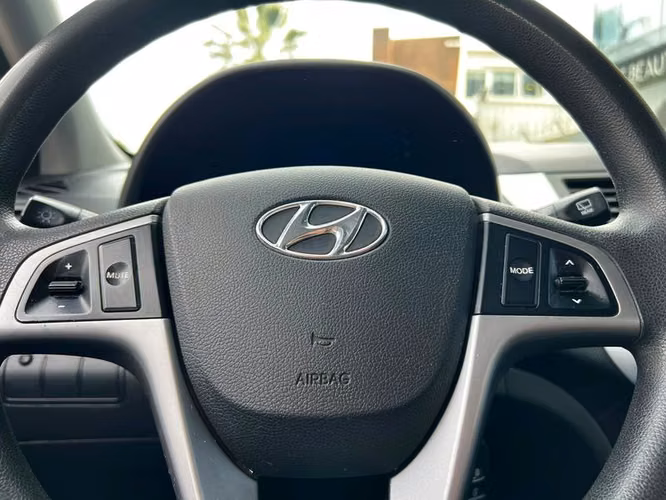 HYUNDAI ACCENT RB 1.4 GL AC 6MT - 2017 | 3776 - Imagen 9