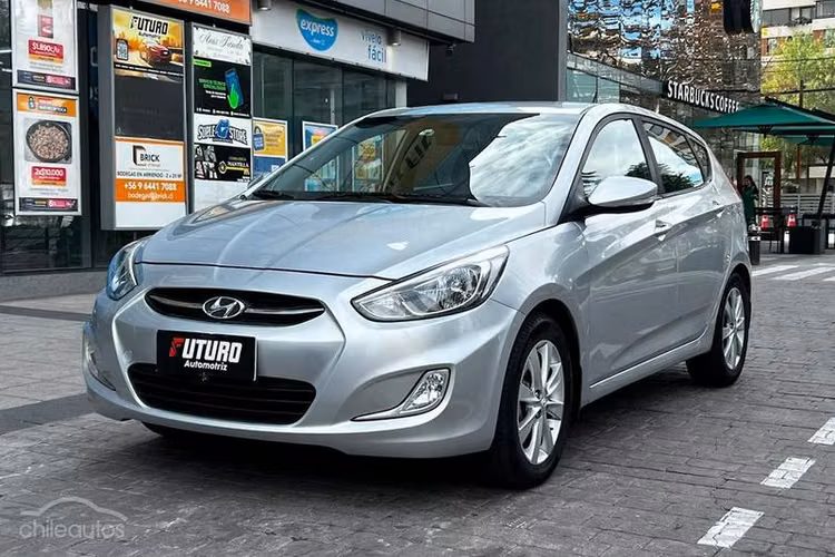 HYUNDAI ACCENT RB 1.4 GL AC 6MT - 2017 | 3776 - Imagen 3