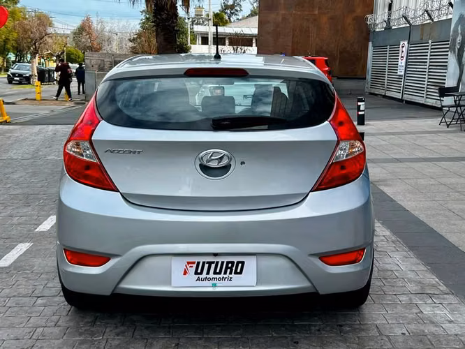 HYUNDAI ACCENT RB 1.4 GL AC 6MT - 2017 | 3776 - Imagen 5