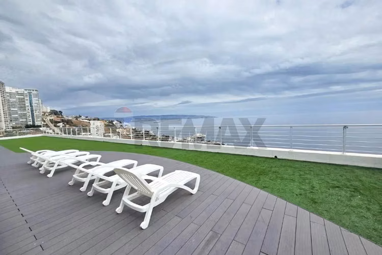Palmas de reñaca con imponente vista al mar