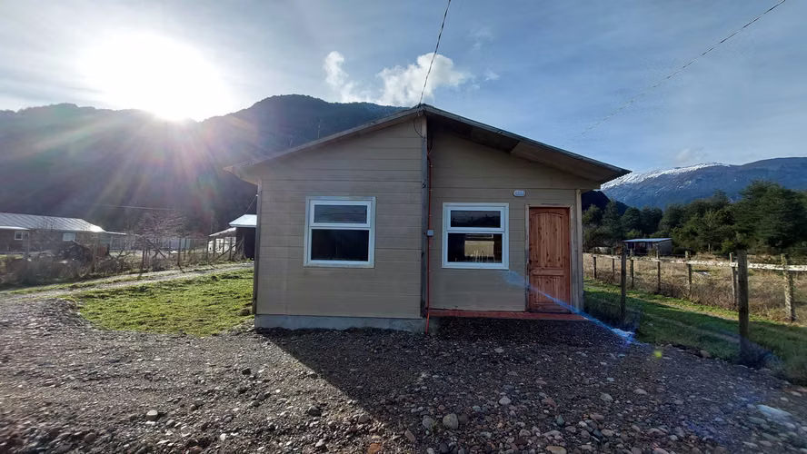 Parcela 1ha Con 3 Cabañas Frente a Rio Pangal (171790)