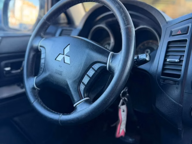 MITSUBISHI Montero 3.2 CR DIESEL 4X4 AT 3P 2011