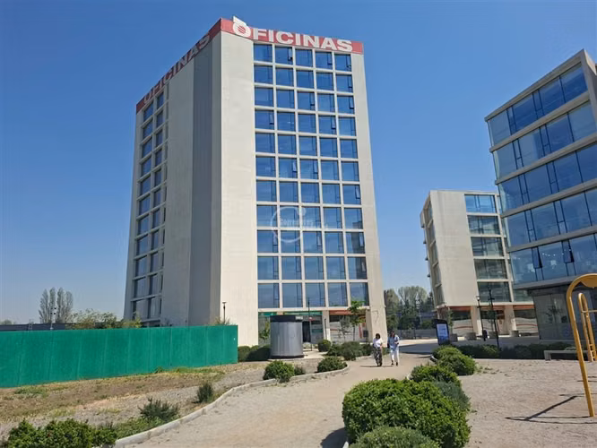 Oficina en arriendo en Colina