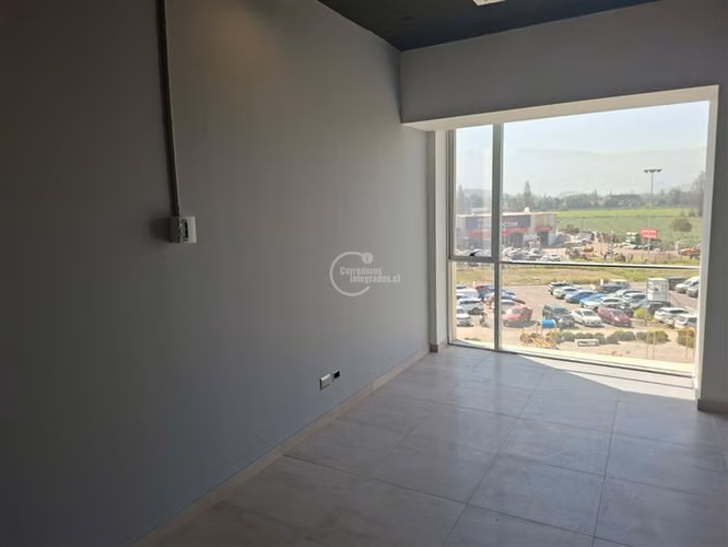Oficina en arriendo en Colina