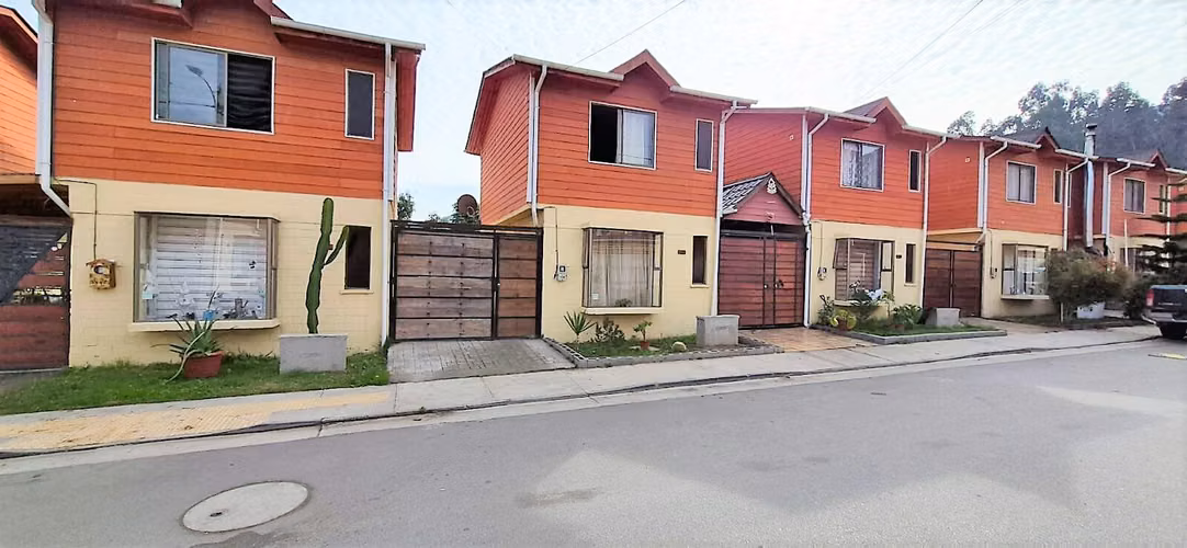 Venta de casa de 2 dormitorios, en Hijuelas, en Avda. Principal.  95 M$.