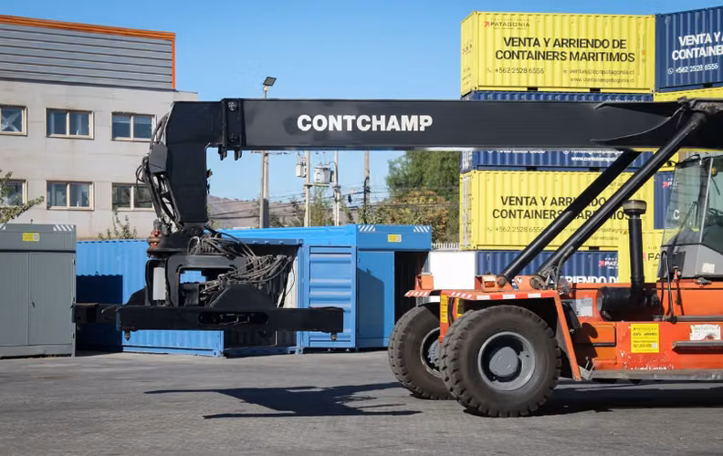Grúa Kalmar Drd-100 Portacontainers Para Contenedores Vacíos