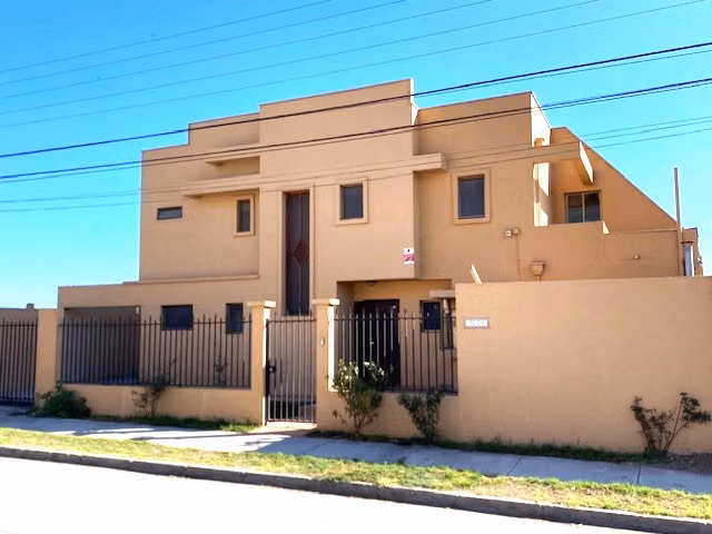 Amplia propiedad, Sector San Joaquín La Serena.
