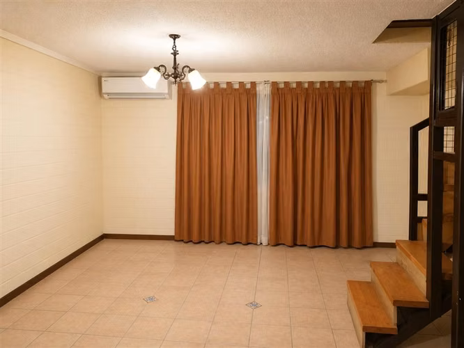 Casa en arriendo de 4 dorm. en Colina