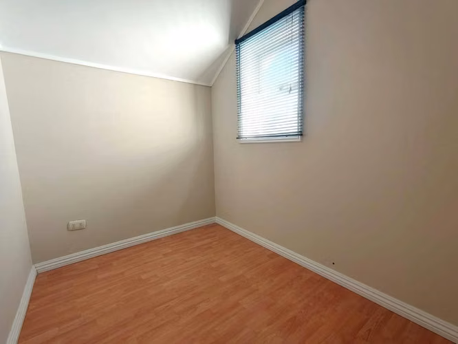 Casa esquina en venta con patio amplio y 3 estacionamientos – Villa Alemana - Imagen 8