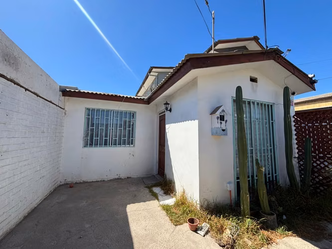  Oportunidad Única en Coquimbo: Amplia Casa Familiar de 6 Dormitorios