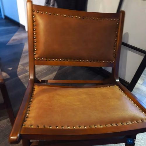 sitiales cuero madera casi nuevos