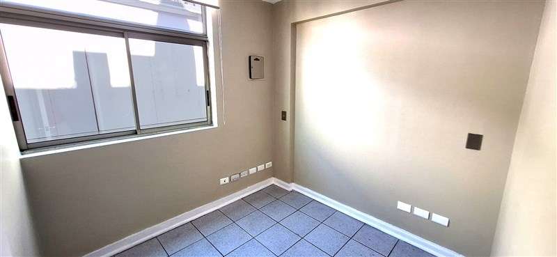Oficina en arriendo en Santiago Metro Santa Lucía