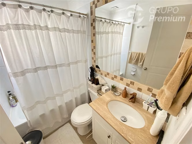 Casa en venta de 4D 2B Piscina en Ayres de Chicureo Colina