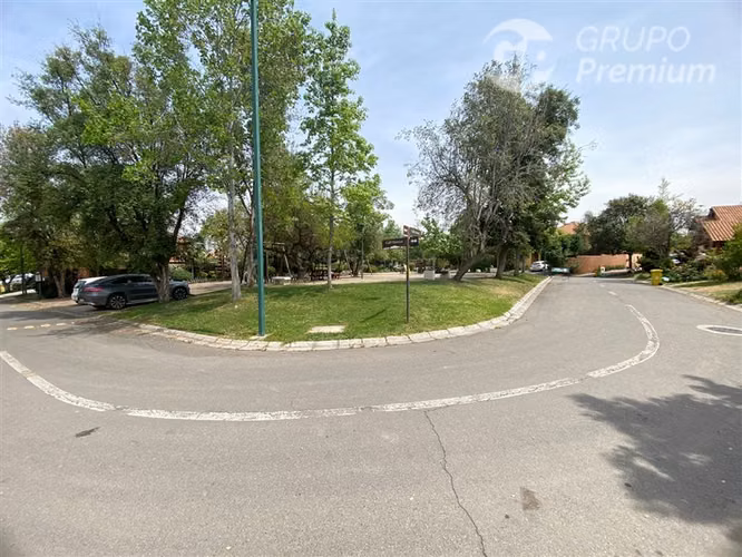 Casa en venta de 4D 2B Piscina en Ayres de Chicureo Colina