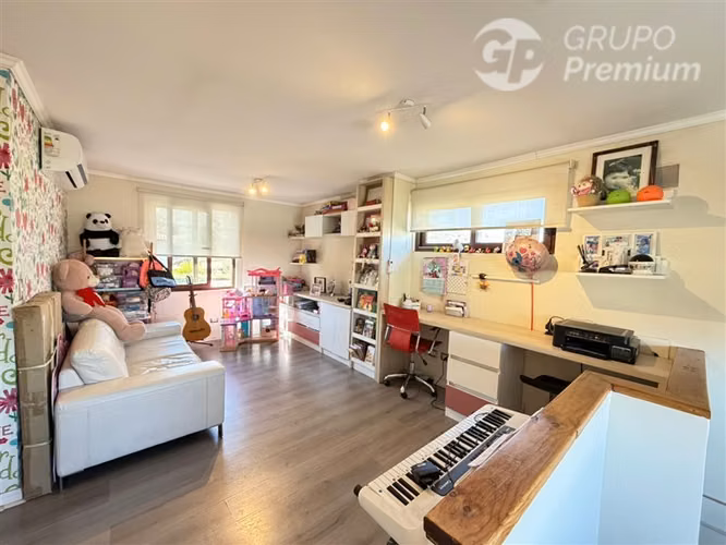 Casa en venta 5D 4B SE Piscina quincho en Ayres de Chicureo