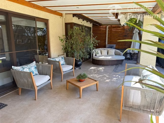 Casa en venta 5D 4B SE Piscina quincho en Ayres de Chicureo