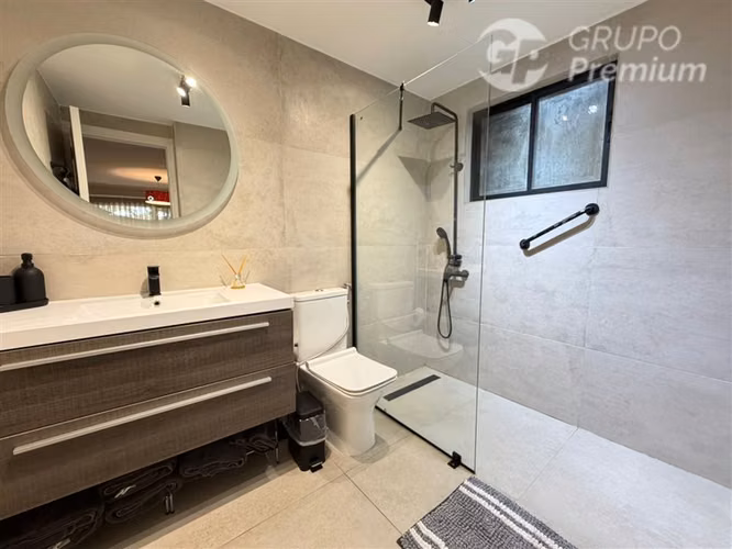 Casa en venta 5D 4B SE Piscina quincho en Ayres de Chicureo