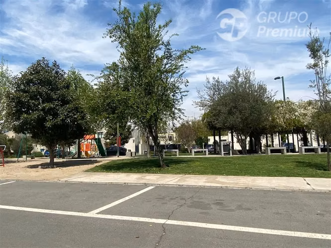 Casa en venta en condominio Rukan Chicureo Colina