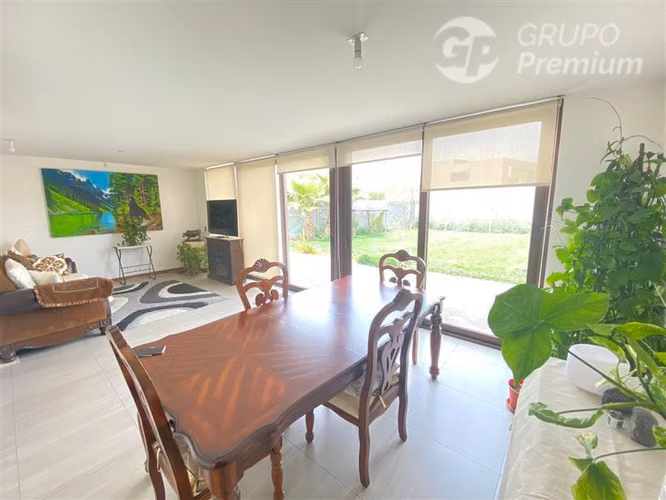Casa en venta en condominio Rukan Chicureo Colina