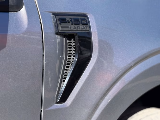 FORD F-150 2025