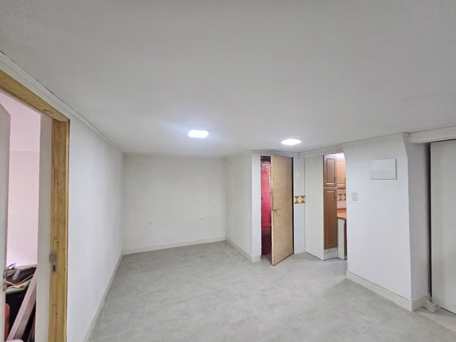 Depto 3 Dormitorios en Renca: Primer Piso, Termopanel y Estacionamiento