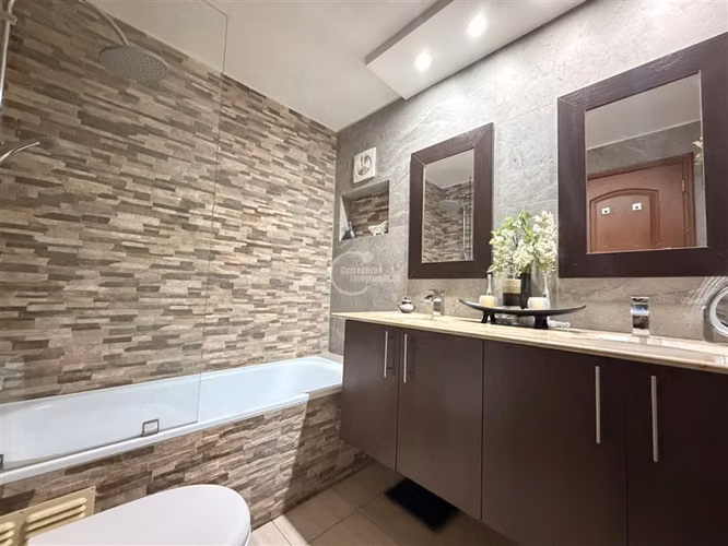 Casa en arriendo de 5 dorm. en Lo Barnechea