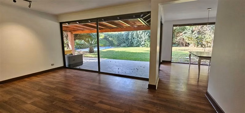 Casa en arriendo de 4 dorm. en Colina