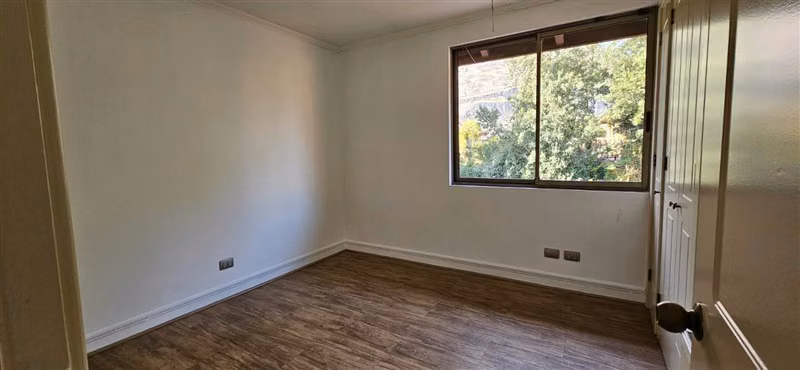 Casa en arriendo de 4 dorm. en Colina