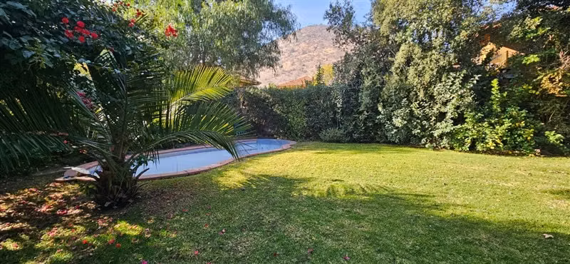 Casa en arriendo de 4 dorm. en Colina