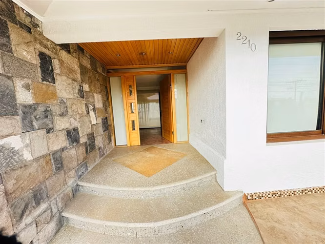 Exclusiva Casa en Venta San Joaquín.Lujo, Espacios,Calidad - Imagen 5