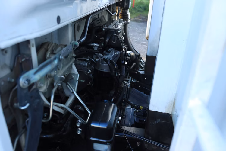CAMION CHEVROLET NPR 816 AÑO 2021 UNICO DUEÑO FULL AC MEDIA BARANDA